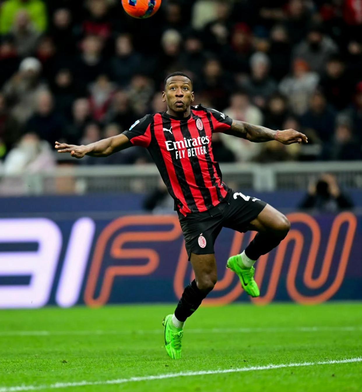 开云-爱游戏-老当益壮!米兰25场伤退23人次,40岁魔笛出勤率前3不在其中