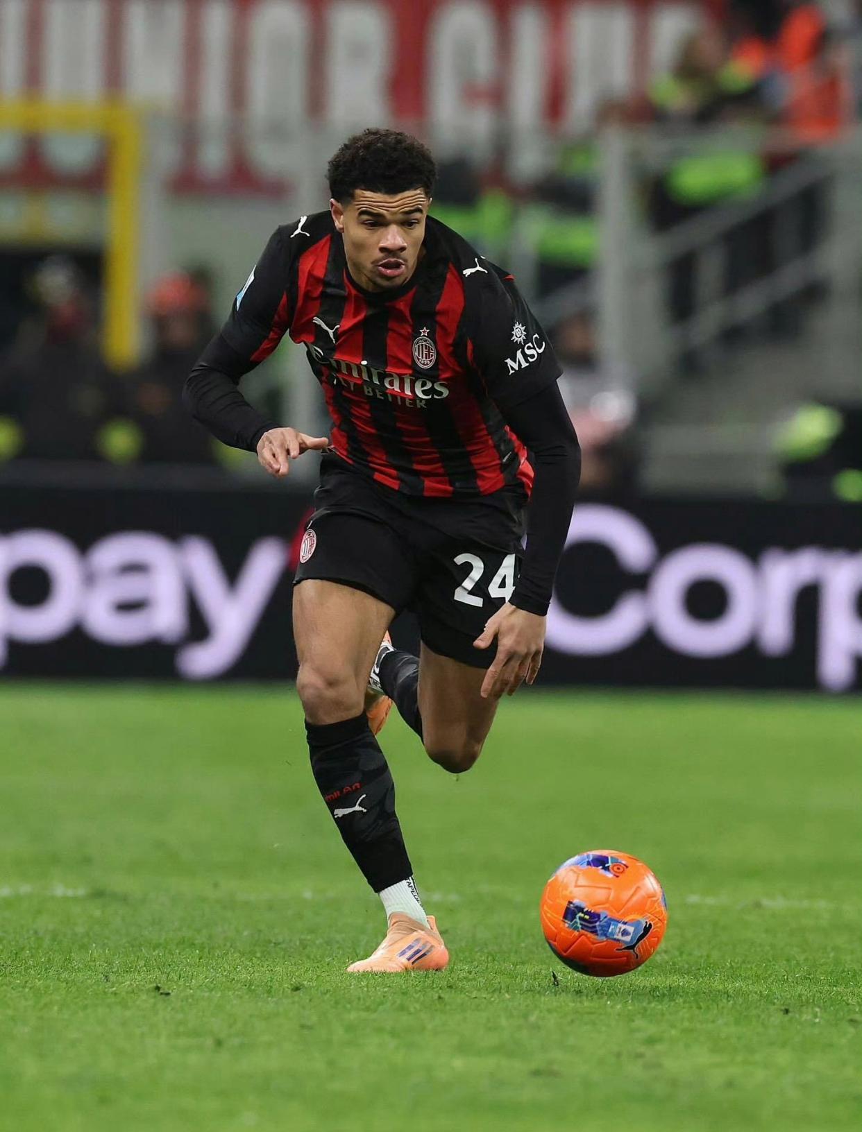 开云-爱游戏-老当益壮!米兰25场伤退23人次,40岁魔笛出勤率前3不在其中