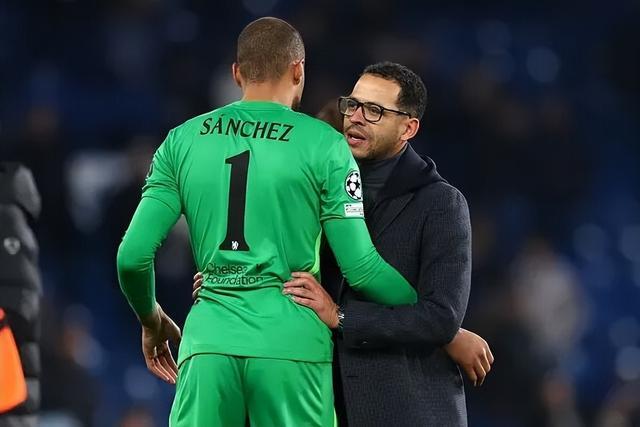 Kaiyun Sports-开云体育-不走运!蓝军二门欧冠半场伤退 新帅本欲重点培养他