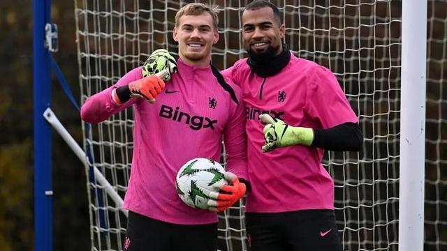 Kaiyun Sports-开云体育-不走运!蓝军二门欧冠半场伤退 新帅本欲重点培养他